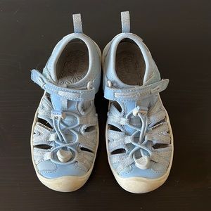 Keens Girls Periwinkle Blue Camp Outdoor Shoes Size 11